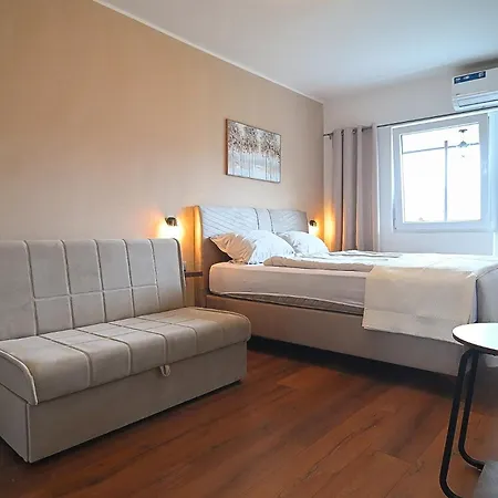 Apartment Sara Old Town *