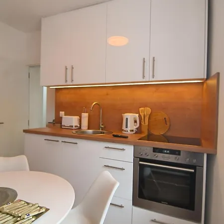 Sara Old Town Apartment